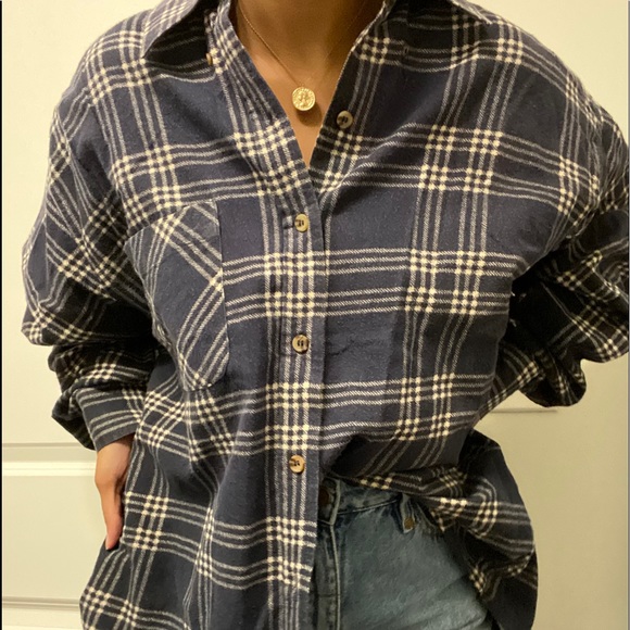 Oversized Flannel - Picture 1 of 3